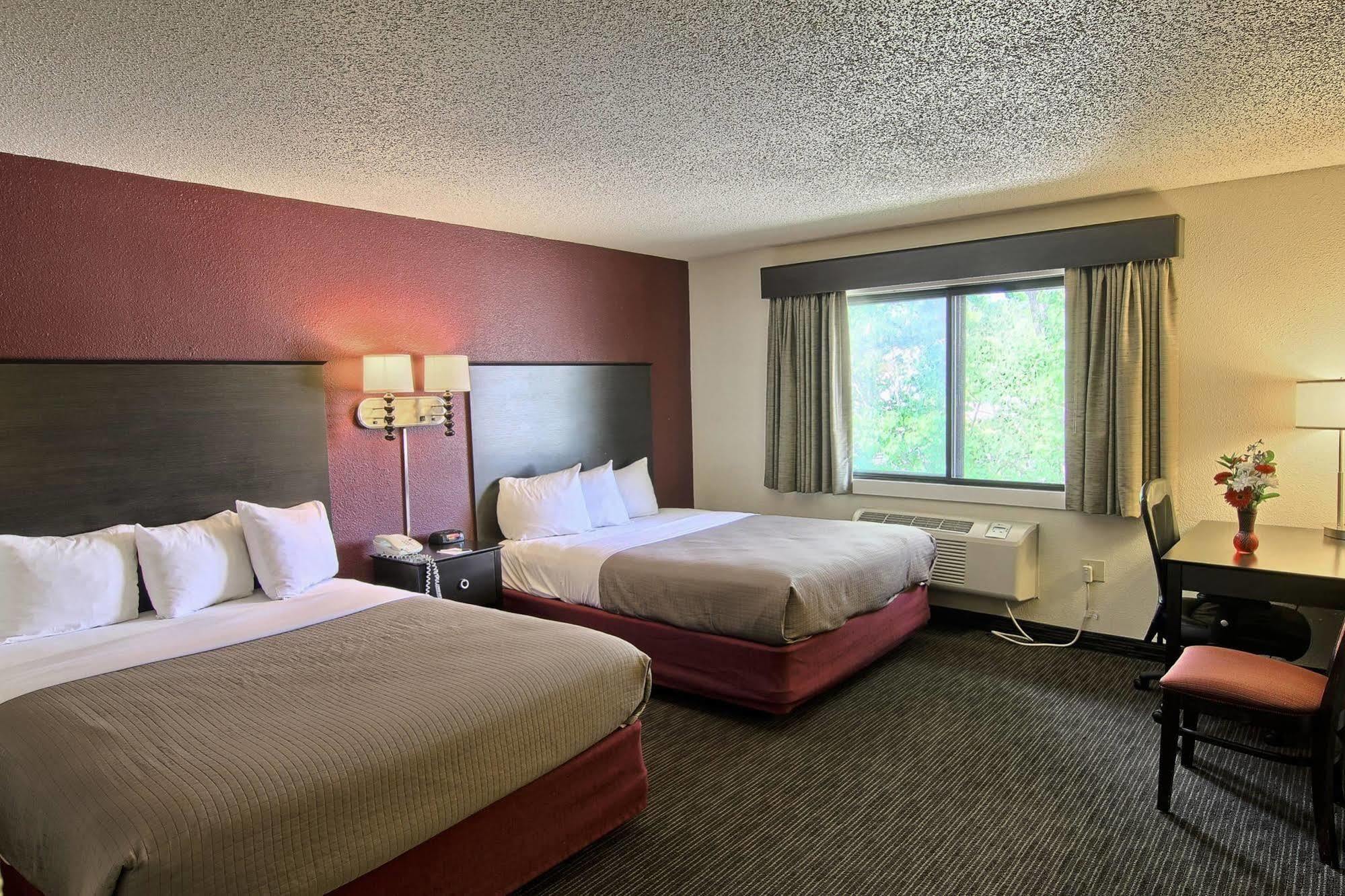 Blossom Hotel & Suites Traverse City Exterior foto