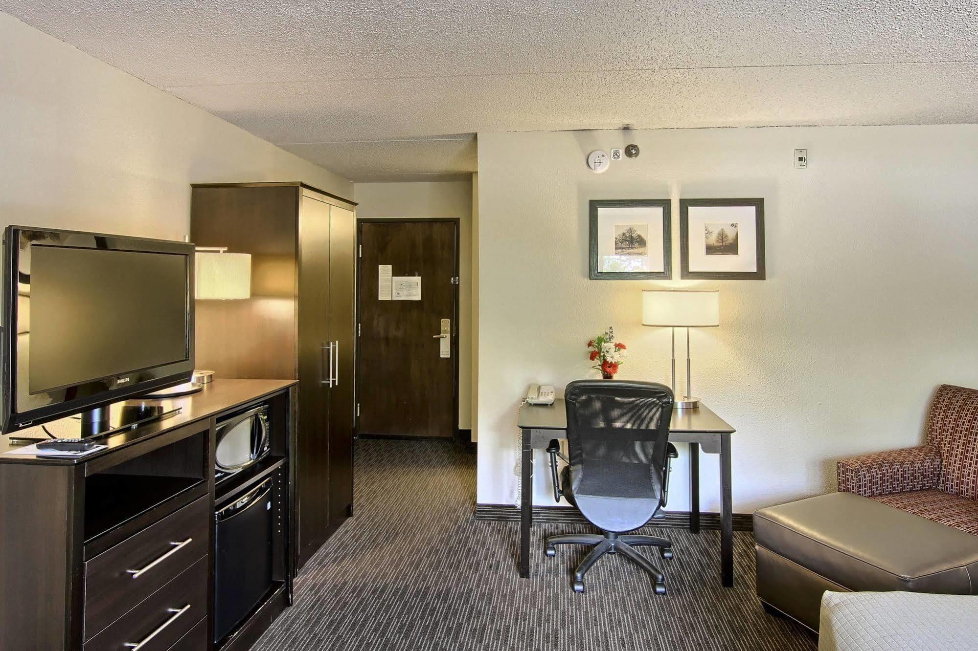 Blossom Hotel & Suites Traverse City Exterior foto