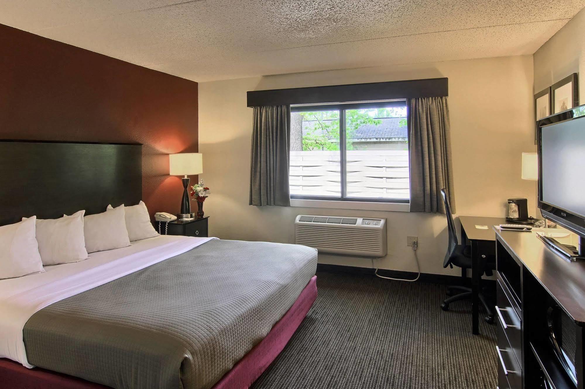 Blossom Hotel & Suites Traverse City Exterior foto